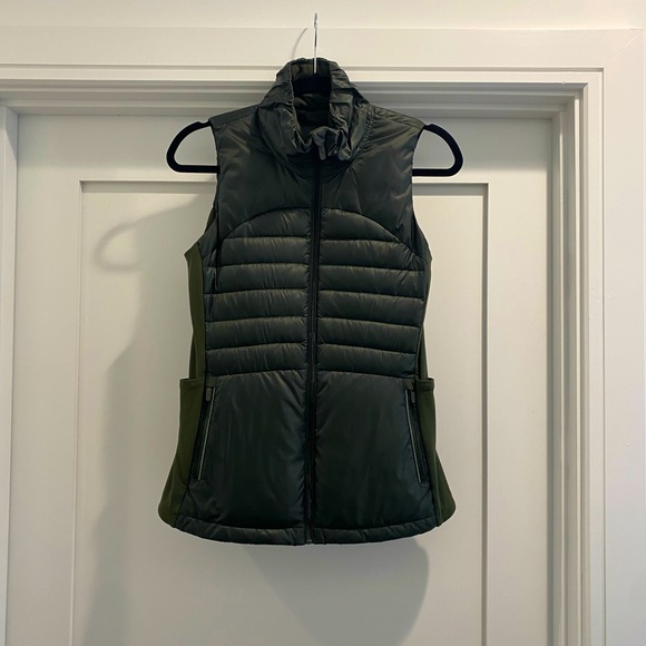 Lululemon - Down For A Run II Vest - Dark Olive